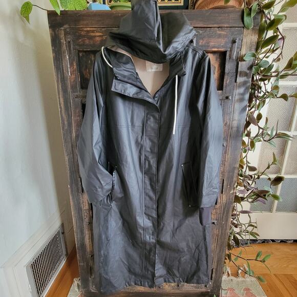 Mernini The Raincoat in Black Sz L - Picture 2 of 5